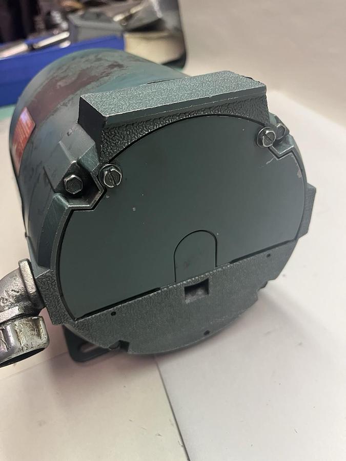 Used RELIANCE,PH56H1302W-XT,DUTY MASTER MOTOR 1/2HP 1725RPM 3PH FR56