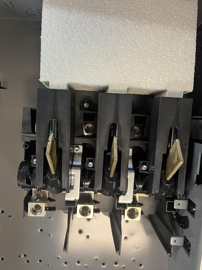 SQUARE D,HU364,NON FUSIBLE DISCONNECT SWITCH 200A 600V 3PH