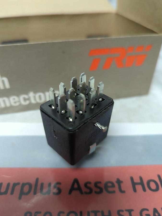 TRW,P312,CCT PLASTIC 12 PIN CINCH CONNECTORS LOT OF 10 NOS