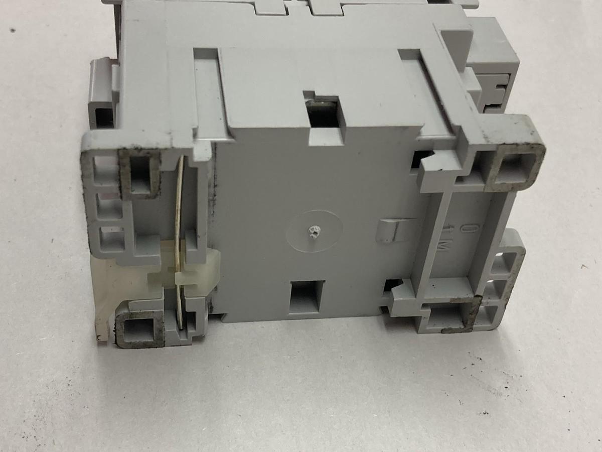 Used Allen-Bradley,100-C09*10,Ser A Contactor 110/120V 50/60HZ