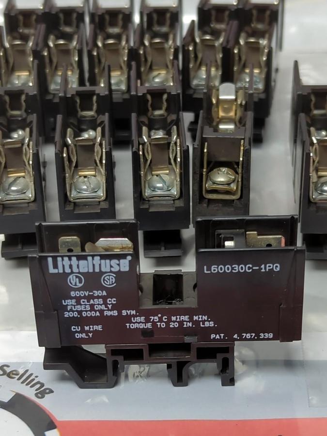 Used LITTELFUSE,L60030C-1PQ,FUSE HOLDER 600V-30A LOT OF 12 PRE-OWNED