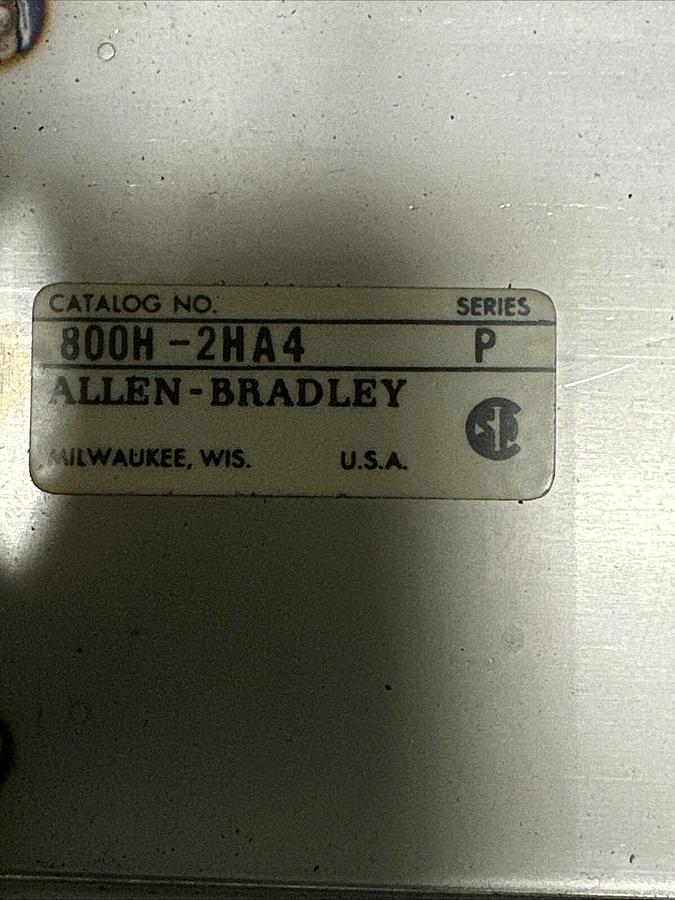 Allen-Bradley,800H-2HA4,Heavy Duty Stainless Steel Pushbutton Station Series P