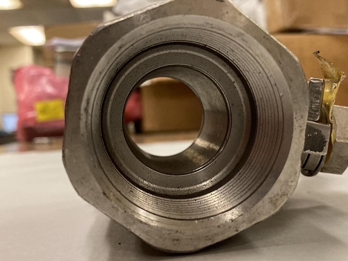 Jamesbury,1000 CF8M,1-1/2 INCH Valve 800 WOG 200 WSP