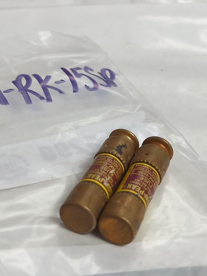 Used COOPER BUSSMANN,LPN-RK-15SP,LOW-PEAK 15 AMP FUSE LOT OF 2 PRE-OWNED