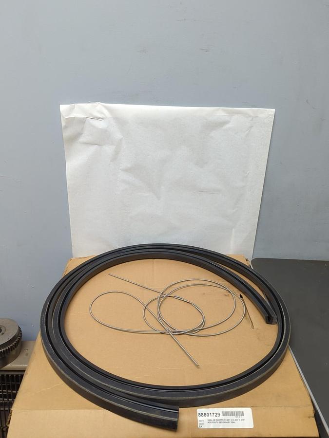 PARKER JM CLIPPER,9845 RPD,OIL SEAL 31.500 INCH X 33.500 INCH X .875 INCH NOS