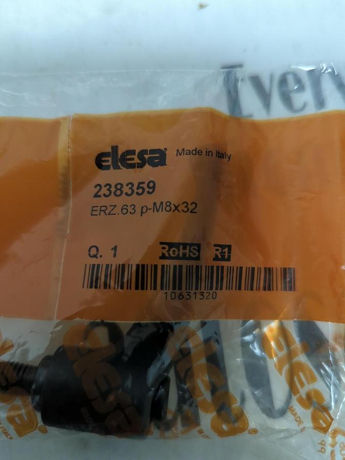 ELESA,238359 ERZ.63 P-8X32,ADJUSTABLE HANDLES LOT OF 2 NEW
