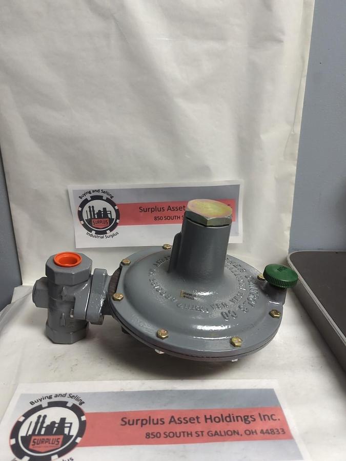 FISHER CONTROLS,Y600A-144,PRESSURE CONTROL VALVE 3/8 INCH NOS