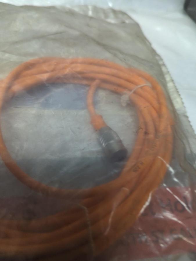SIEMENS,3RX1513,CABLE PLUG STRAIGHT 5M LONG NOS