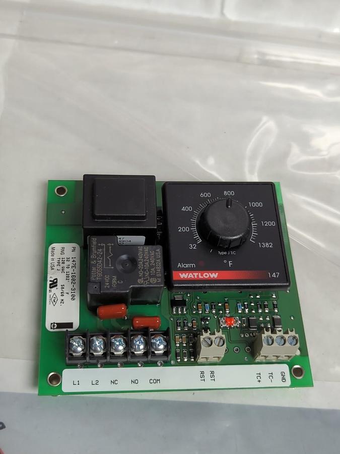 Used WATLOW,147E-1602-3100,TYPE J TEMPERATURE CONTROLLER 120VAC 50/60HZ PRE-OWNED