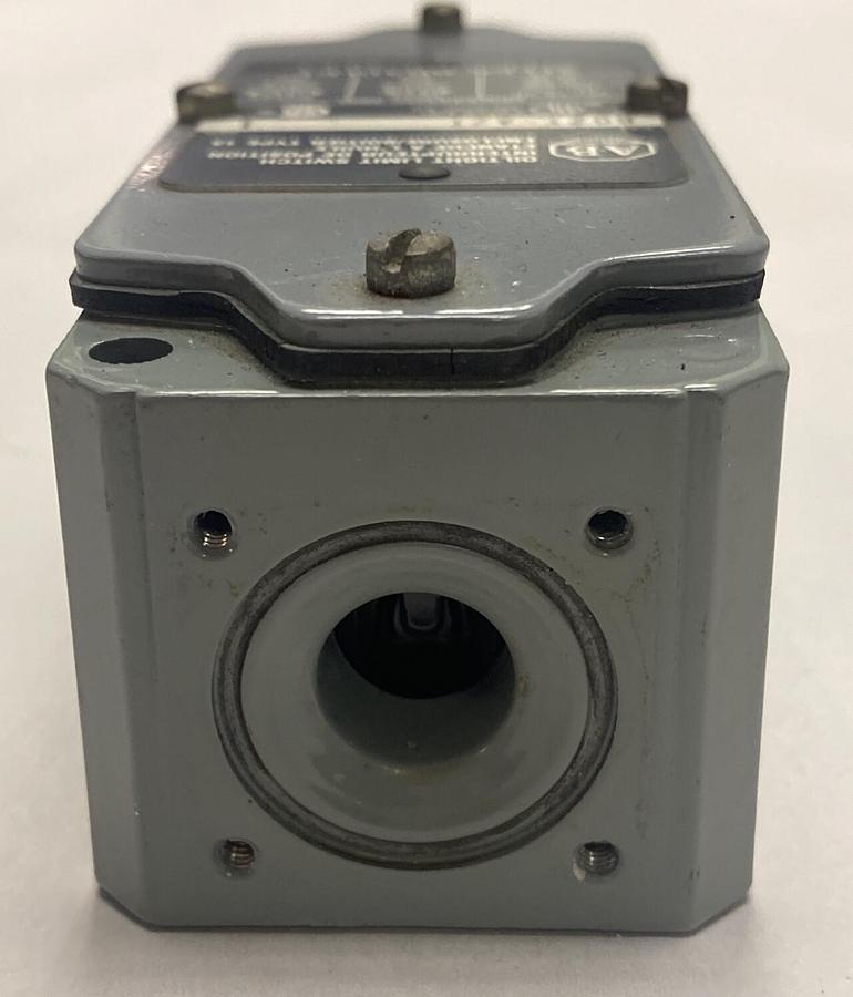 Allen-Bradley,802T-A2T,Limit Switch NOS