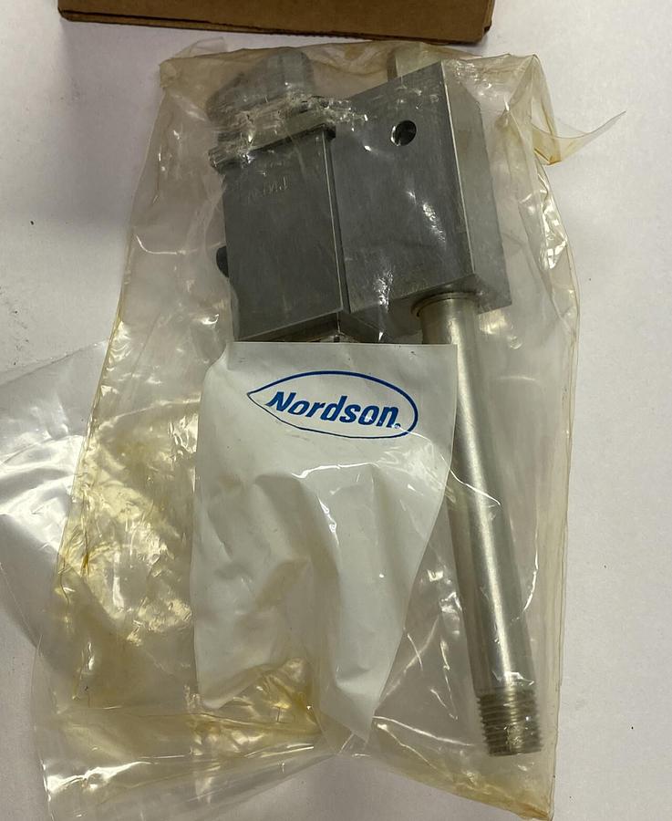 NORDSON,173233B,GLUE GUN VALVE NEW