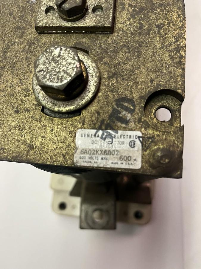 Used GE,DS303A-6A02KXA002,DC CONTACTOR 600A 600V COIL 230/250VDC