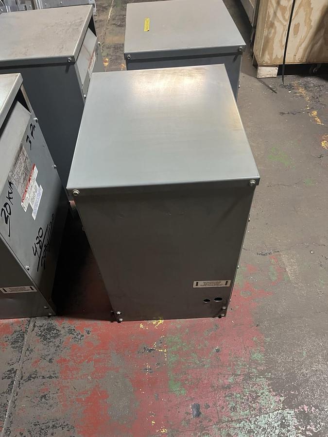 Used SQUARE D,30T3H,TRANSFORMER 30KVA TRANSFORMER H.V. 480 L.V. 208Y/120V