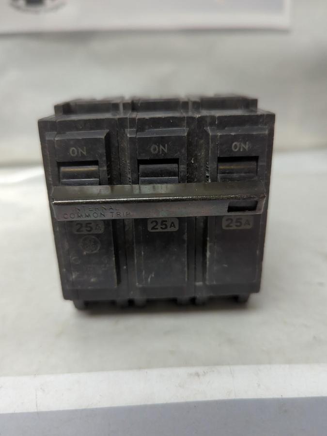 Used GENERAL ELECTRIC,40C,CIRCUIT BREAKER 25 AMP 3-POLE PRE-OWNED