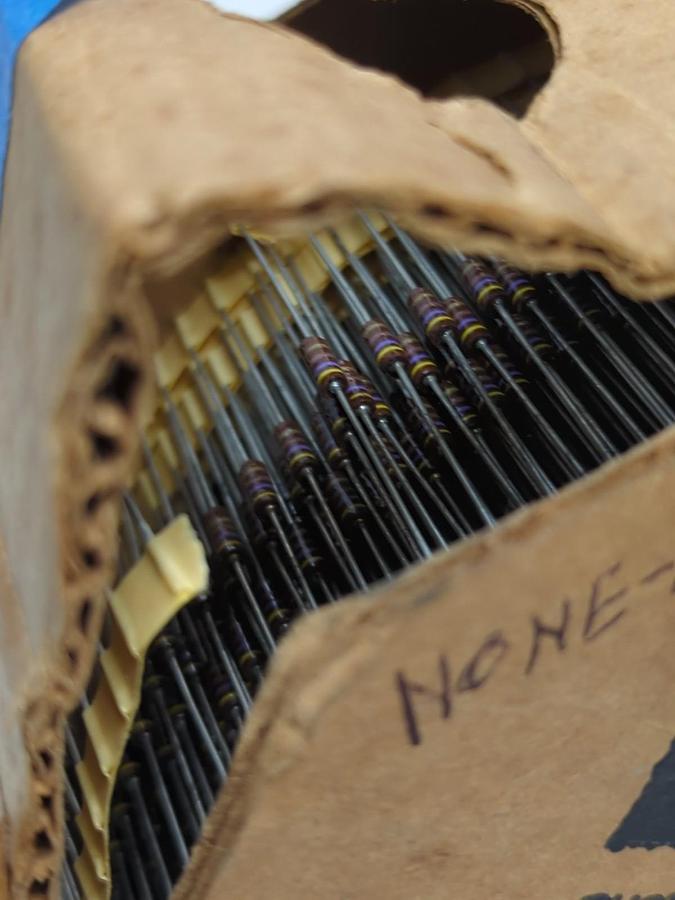 STACKPOLE,RC 1/4,FIXED RESISTORS 1/4 WATT 5% ROLL OF 2500 PCS NOS