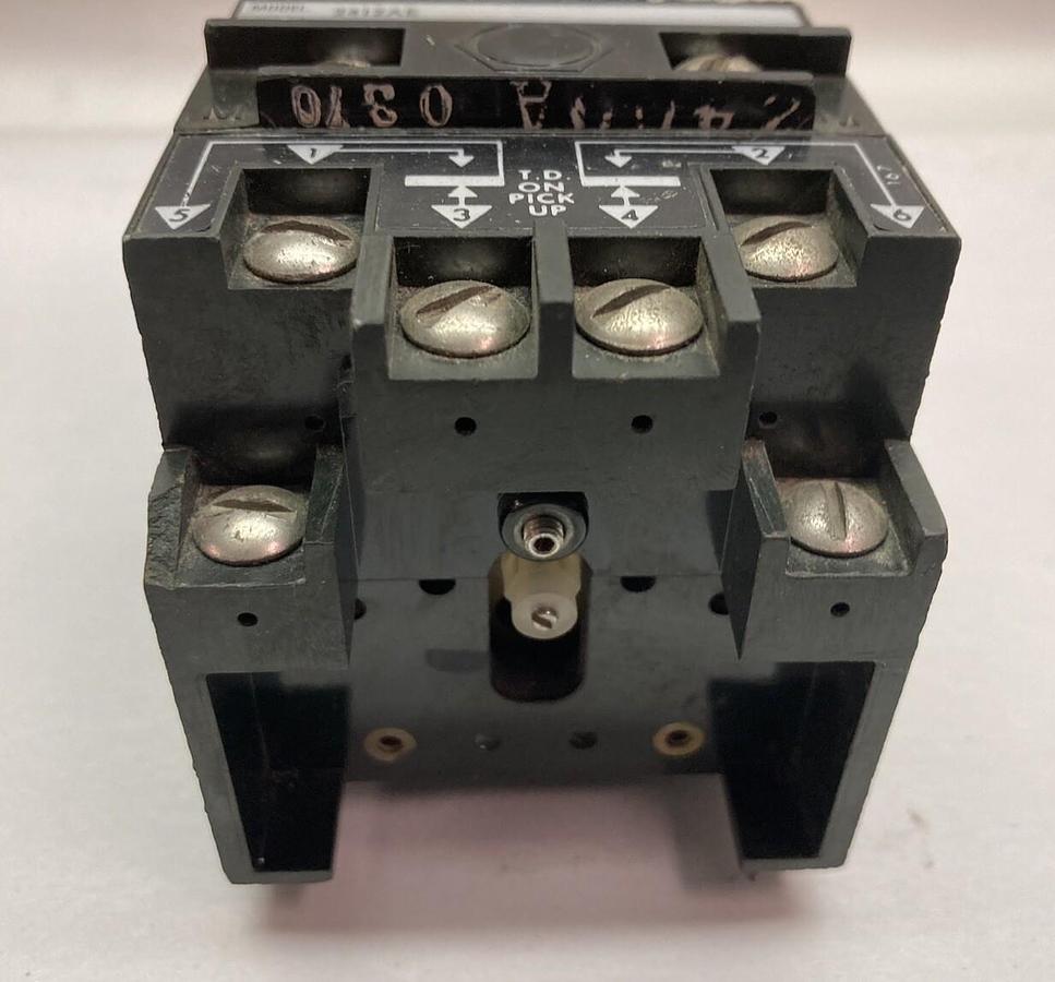 Used Agastat,2412AE,Timing Relay 120V 60C 10-200 SEC
