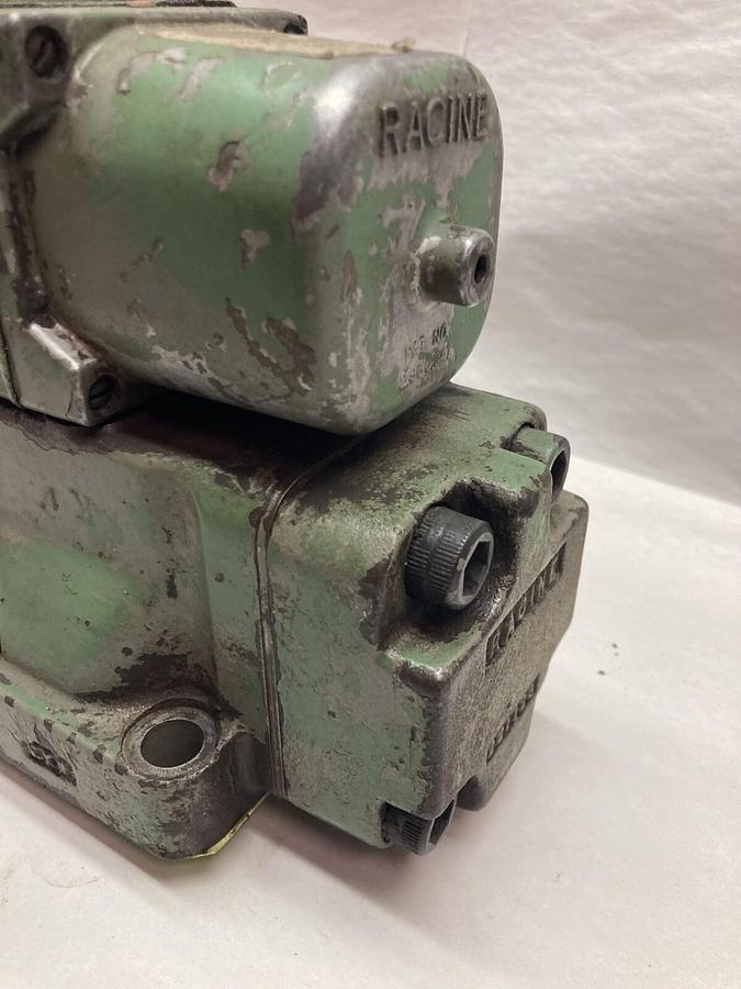 Used Racine,0D4ASHS 30620,4-Way Solenoid Valve 3000PSI