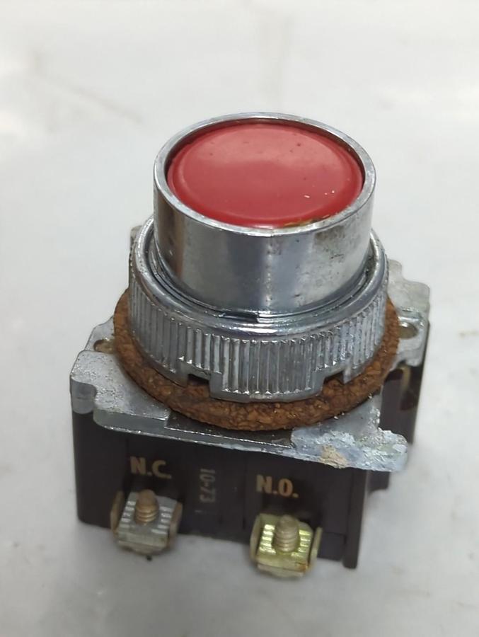 CUTLER HAMMER,10250T102-1X,BUTTON OPERATOR RED NOS