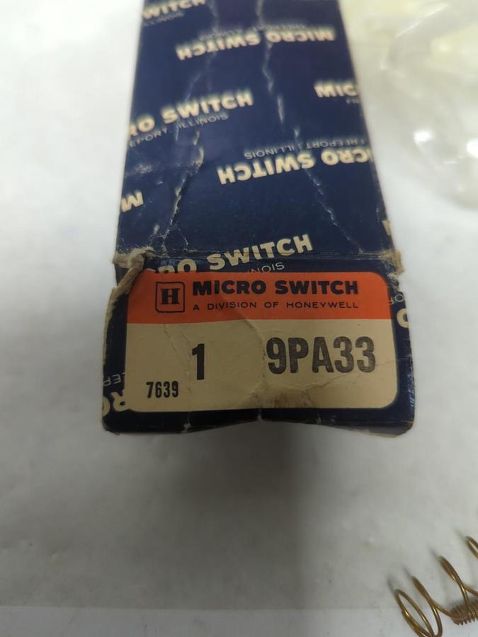 HONEYWELL,9PA33,MICRO SWITCH ROLLER ACTUATOR NOS