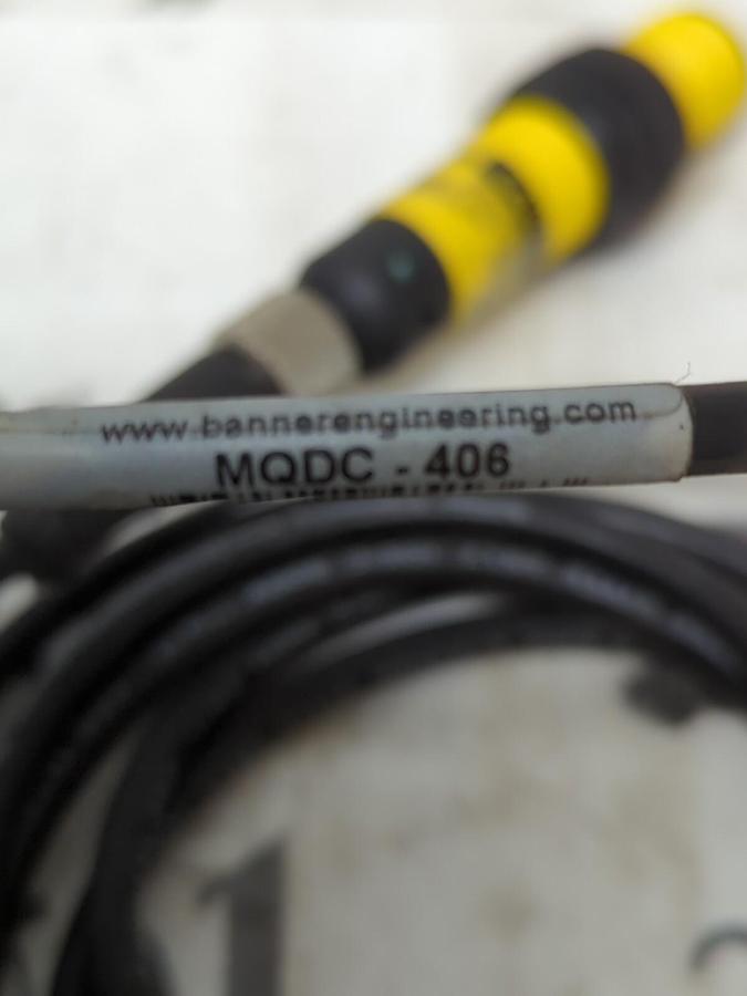 BANNER,S186ELDG,LASER EMITTER W/ MQDC-406 CABLE NOS