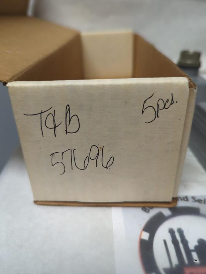 THOMAS & BETTS,57696,PANEL MOUNT BASE & RECEPTACLES W/INSERTS LOT OF 5 PCS NOS