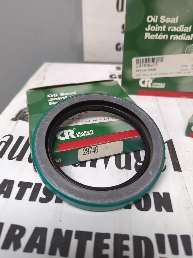 CHICAGO RAWHIDE,28746,OIL SEALS 2.875 IN X 3.881 IN LOT OF 3 NOS