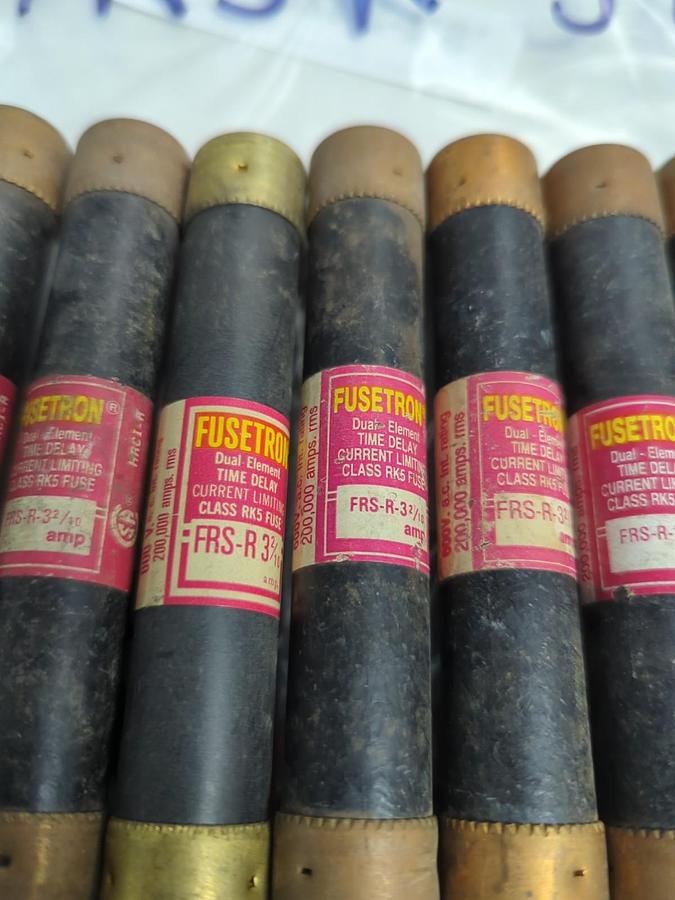 Used COOPER BUSSMANN,FRS-R-3-2/10,FUSETRON 3-2/10 AMP FUSE LOT OF 7 PRE-OWNED