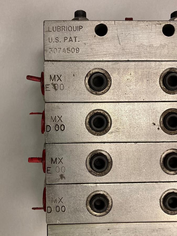 Used Lubriquip,MX-D00 MX-E00,Divider Valve 3074509