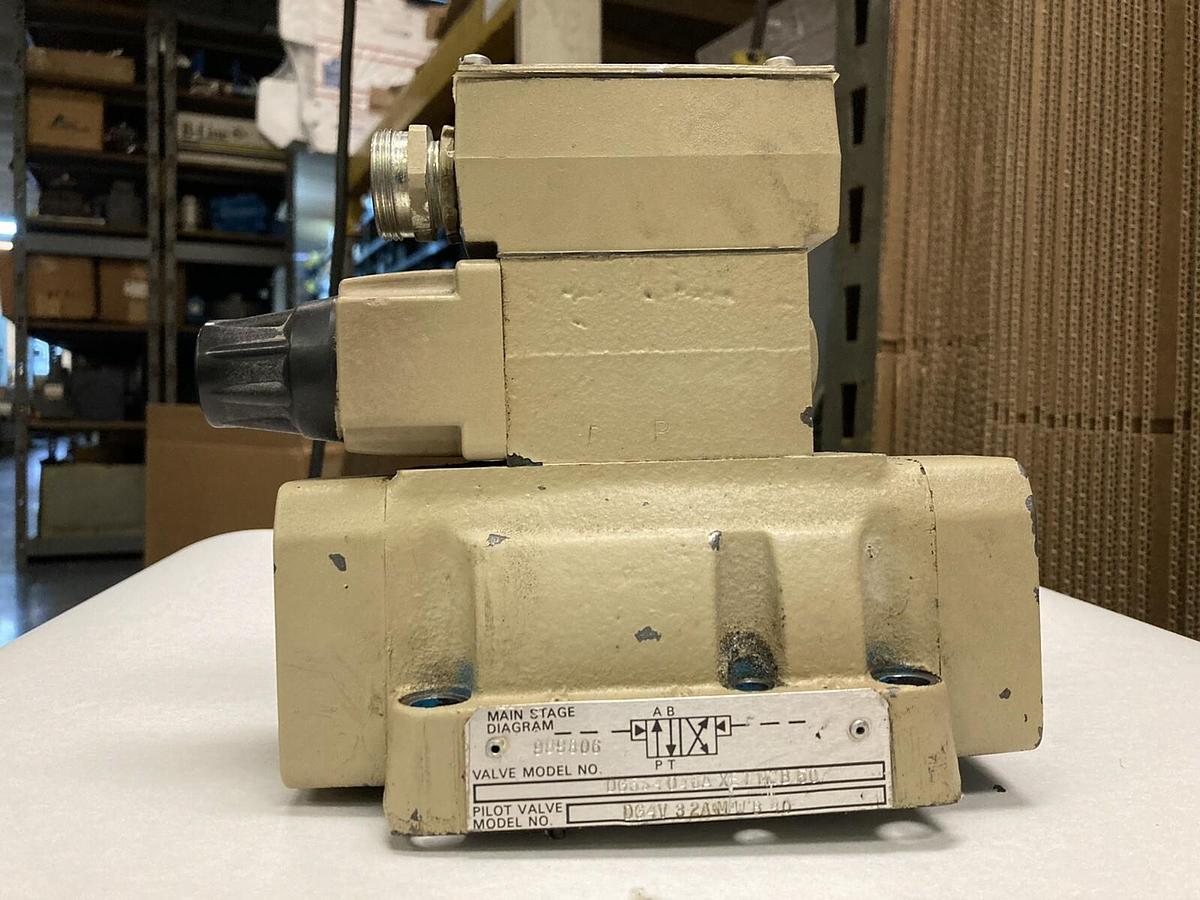 Used Vickers,DG4V-3-2A-M-W-B-40,Directional Control Valve DG5S4046AXETMWB50 Valve