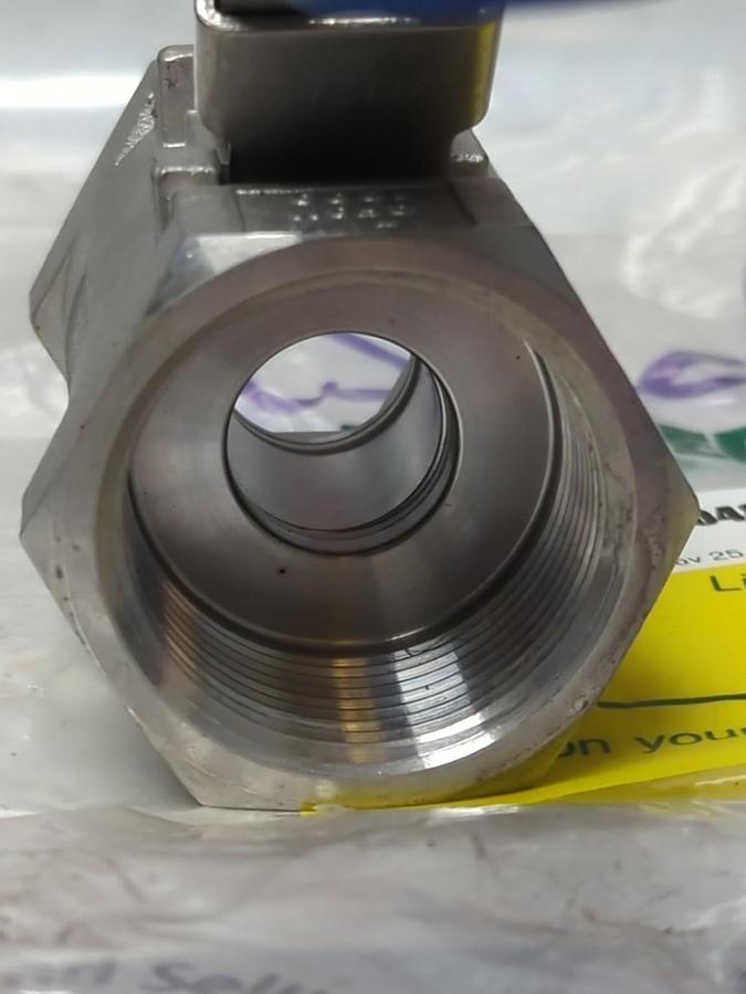 Used FNW,1-1/4 INCH,BALL VALVE 1000WOG CF8M LOT OF 2 PRE-OWNED