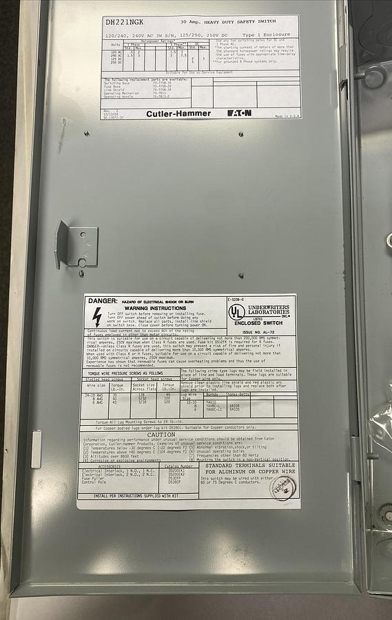 EATON CUTLER HAMMER,DH221NGK,HEAVY DUTY FUSIBLE SAFETY SWITCH 30A 240V