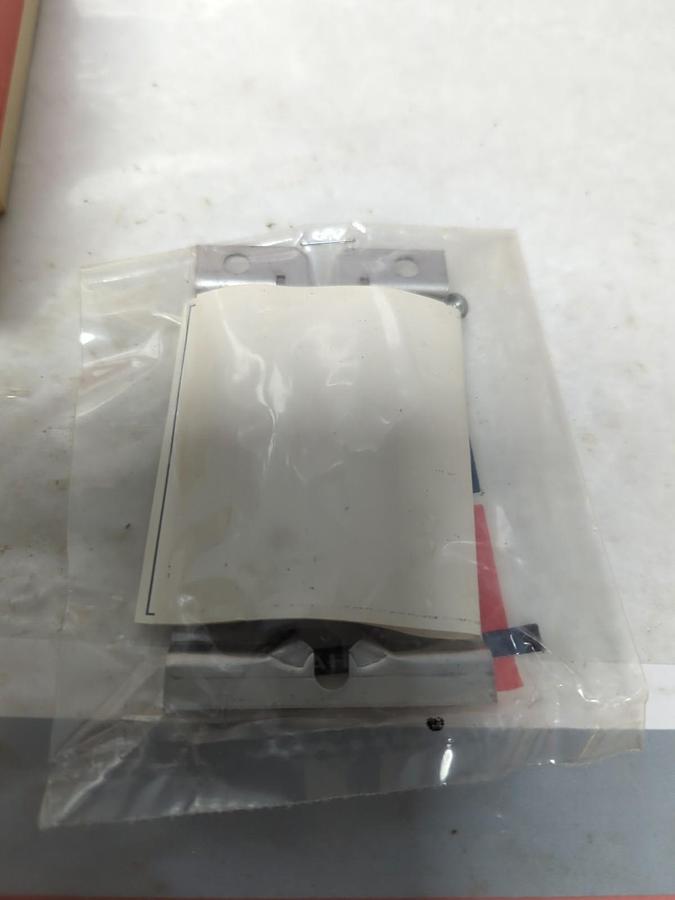 CUTLER HAMMER,D87KM2,MOUNTING PLATE MTG D57 TIMER NOS