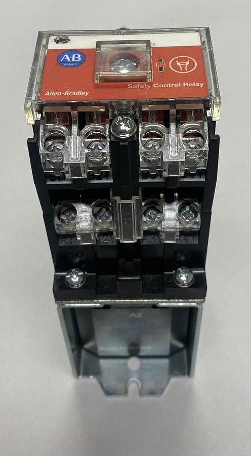 Used ALLEN BRADLEY,700S-DCP350Z24,SER E SAFETY RELAY