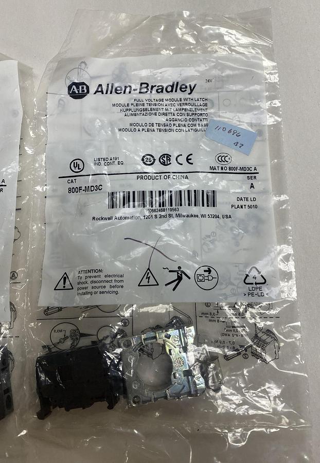 Allen-Bradley,800F-MD3C,Full Voltage Module With Latch Lot Of 2 NEW