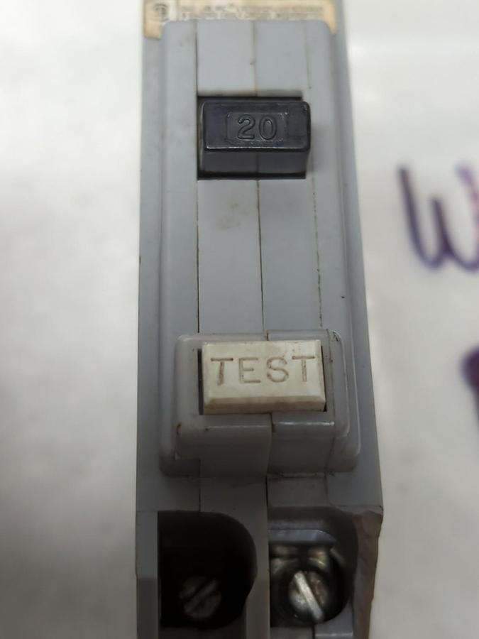 Used WESTINGHOUSE,QBHGF1020,QUICKLAG GF CIRCUIT BREAKER 20 AMP 1-POLELOT OF 2 USED