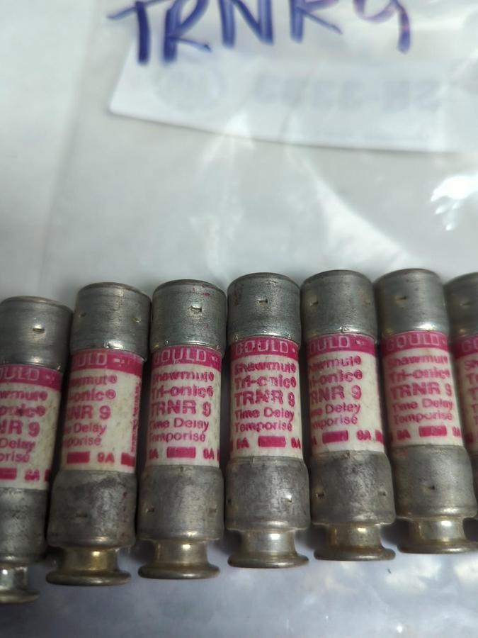 Used GOULD SHAWMUT,TRN-R9,TRI-ONIC 9 AMP FUSE LOT OF 7 PRE-OWNED