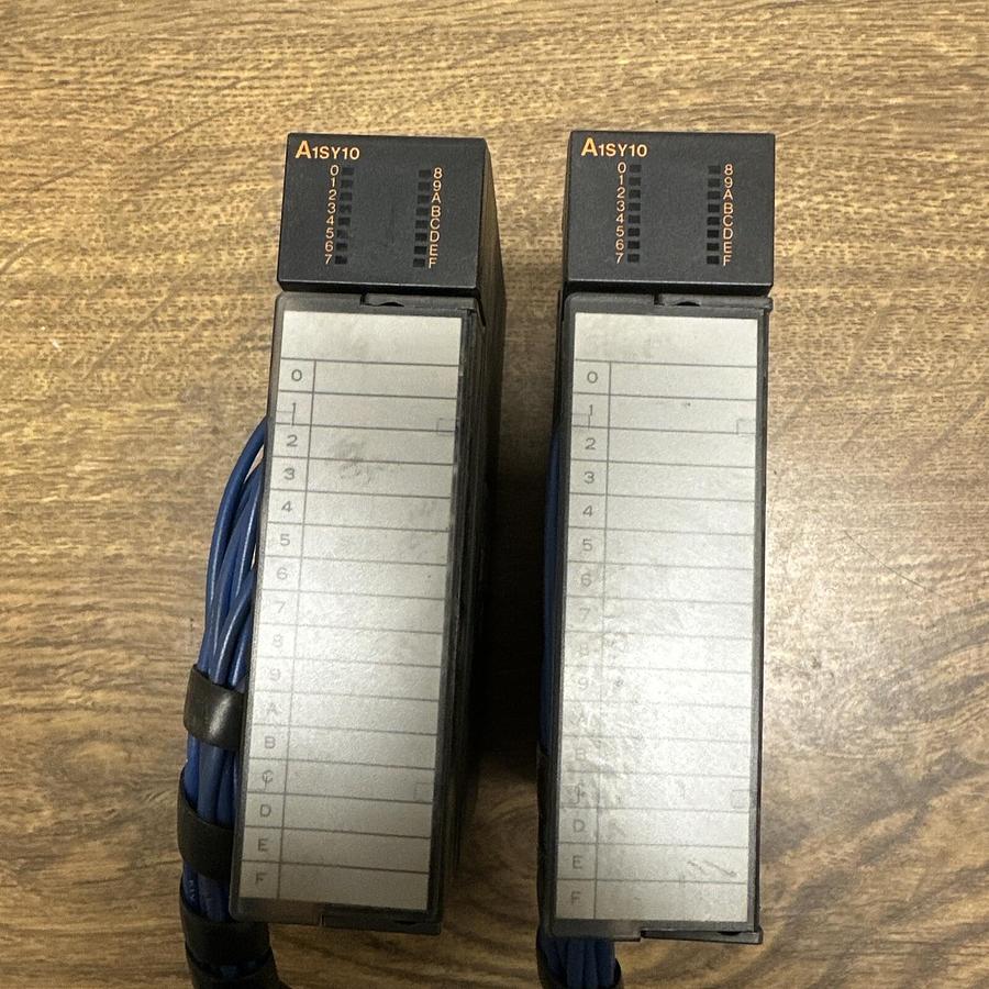 Used Mitsubishi,A1SY10,Output Unit DC24V 2A LOT OF 2