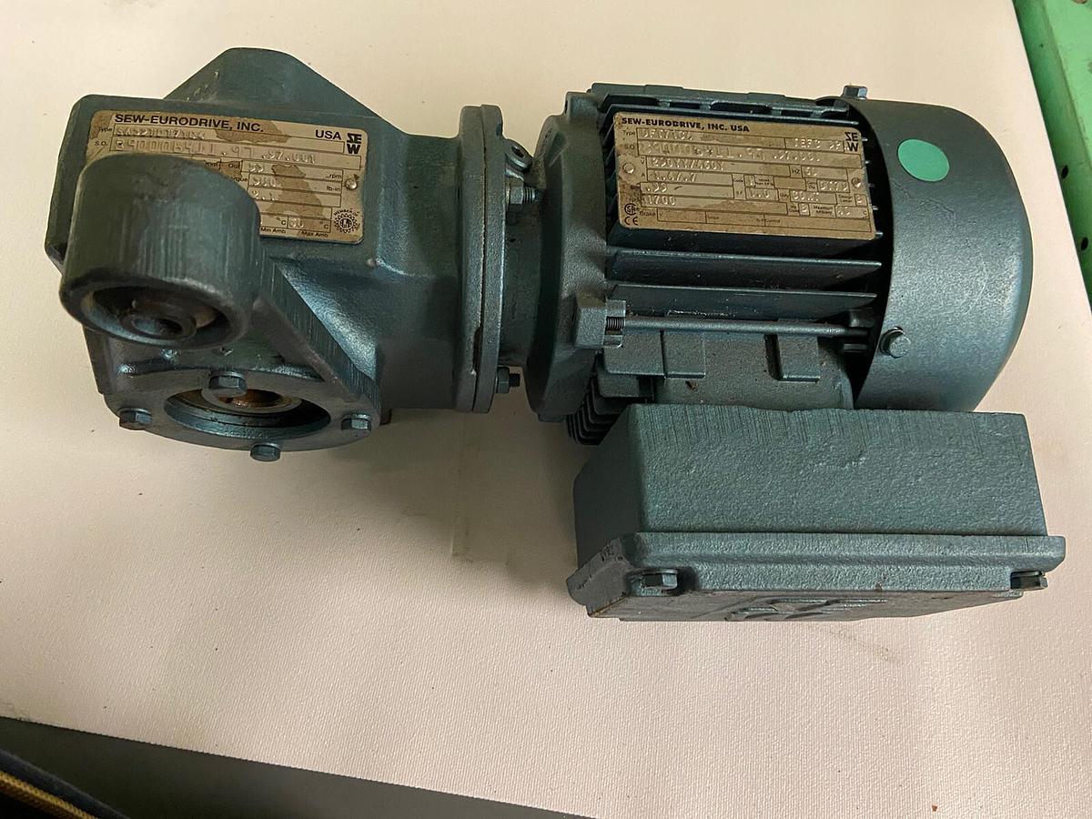 Used Sew-Eurodrive,SA32TDT71C4,GearMotor Ratio 32.14 1/3Hp 230/460V Output 53RPM 300