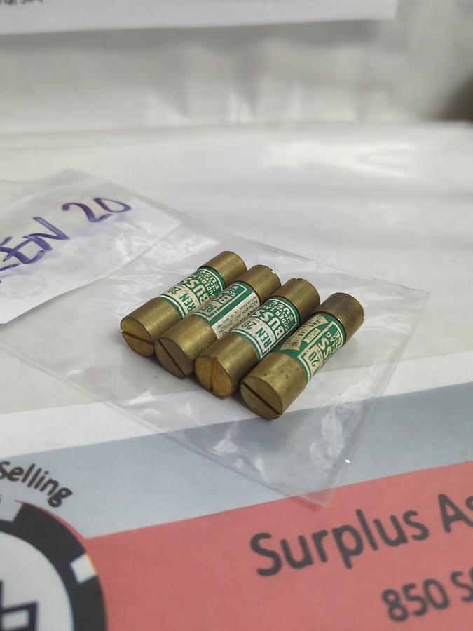 COOPER BUSSMANN,REN-20,RENEWABLE 20 AMP FUSE LOT OF 4 PRE-OWNED