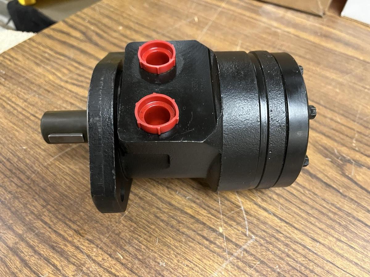 Used CHAR-LYNN EATON,103-1027-012,HYDRAULIC MOTOR