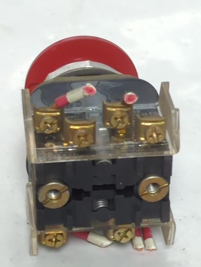 Used ALLEN BRADLEY,800T-D,SERIES T EMERGENCY STOP PUSH BUTTON PRE-OWNED