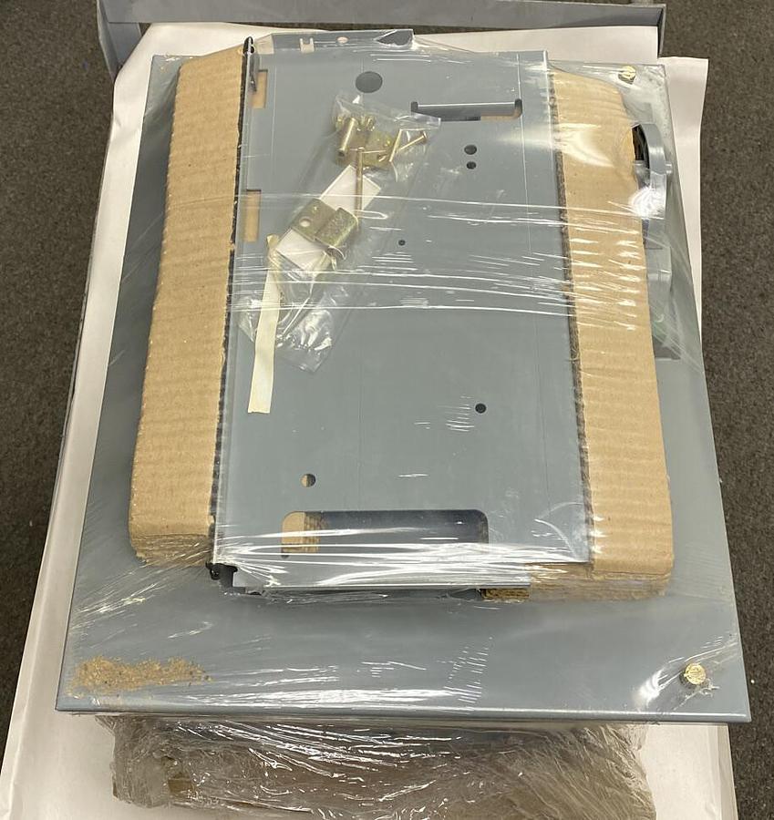 Allen-Bradley,2100,Centerline Reversing Starter 18 INCH MCC Bucket Sz 1 2106