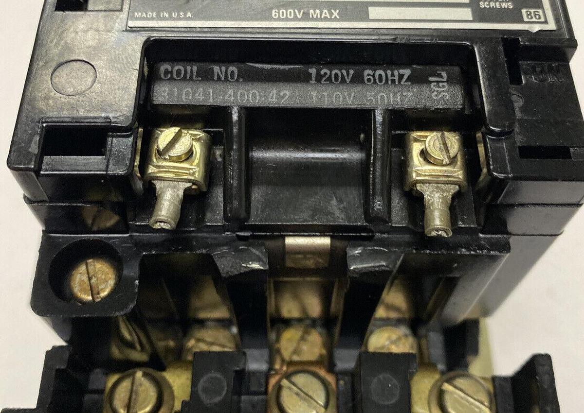 Used Square D,8536SB02,Motor Starter 3-Pole 120V Coil 5Hp Size 0 Ser A