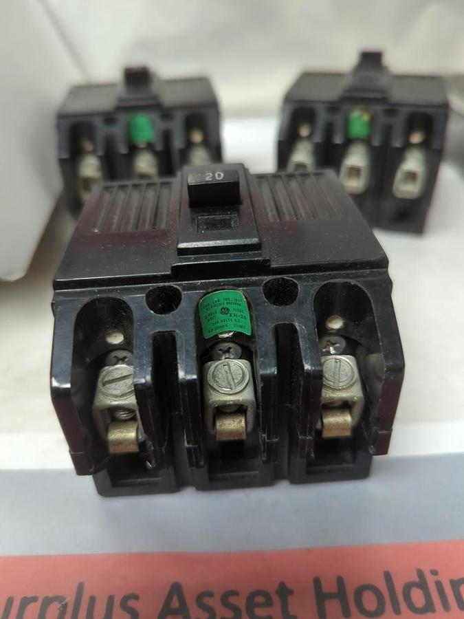 Used GENERAL ELECTRIC,THQC32020,CIRCUIT BREAKER 20 AMP 3-POLE LOT OF 3 PRE-OWNED