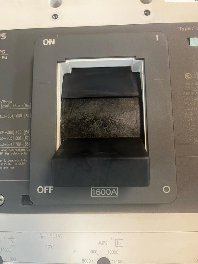 Used SIEMENS,NPX3B160,CIRCUIT BREAKER 1600 AMP 600V TYPE NPG