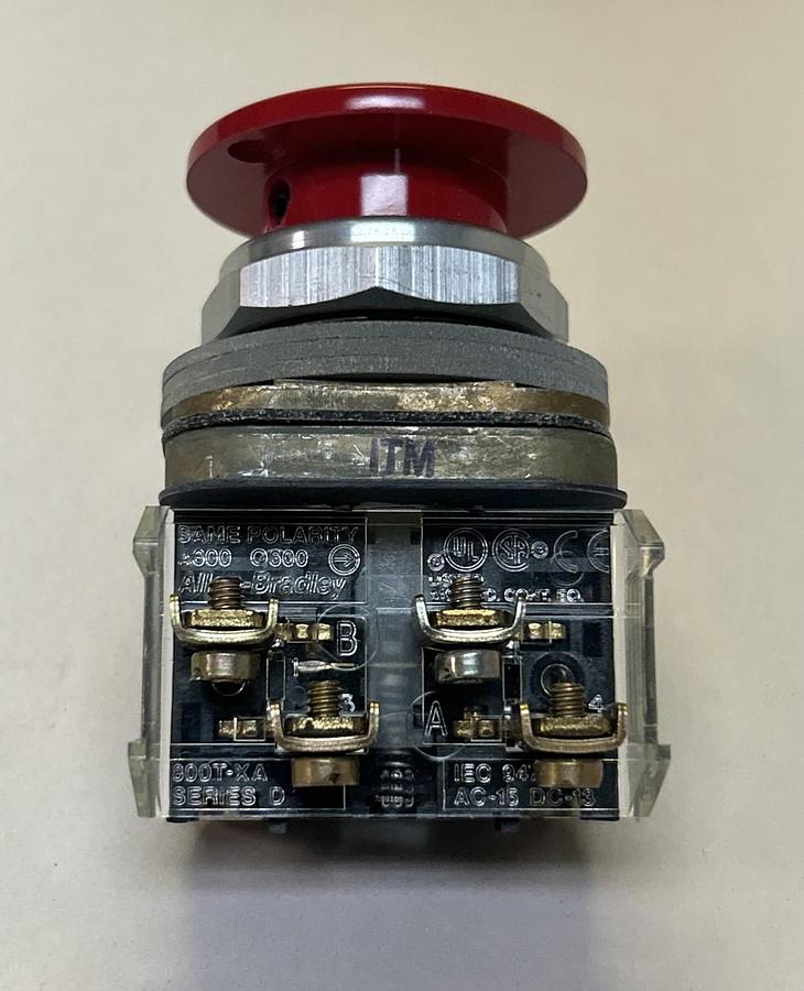 ALLEN BRADLEY,800T-D6A,RED MUSHROOM HEAD PUSH BUTTON NOS