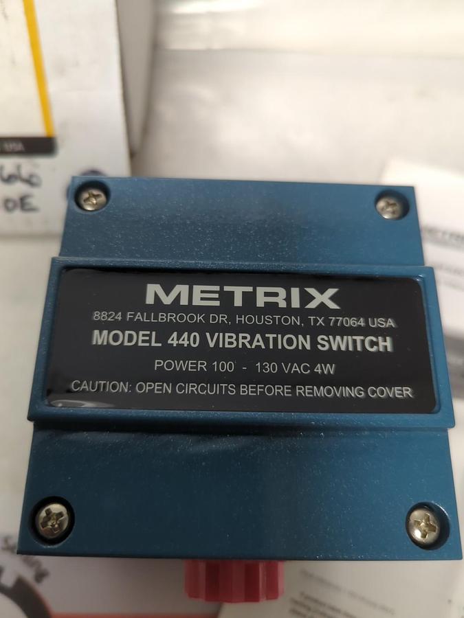 METRIX,440SR-2000-2000,ELECTRONIC VIBRATION SWITCH POWER 100-130VAC 4W NOS