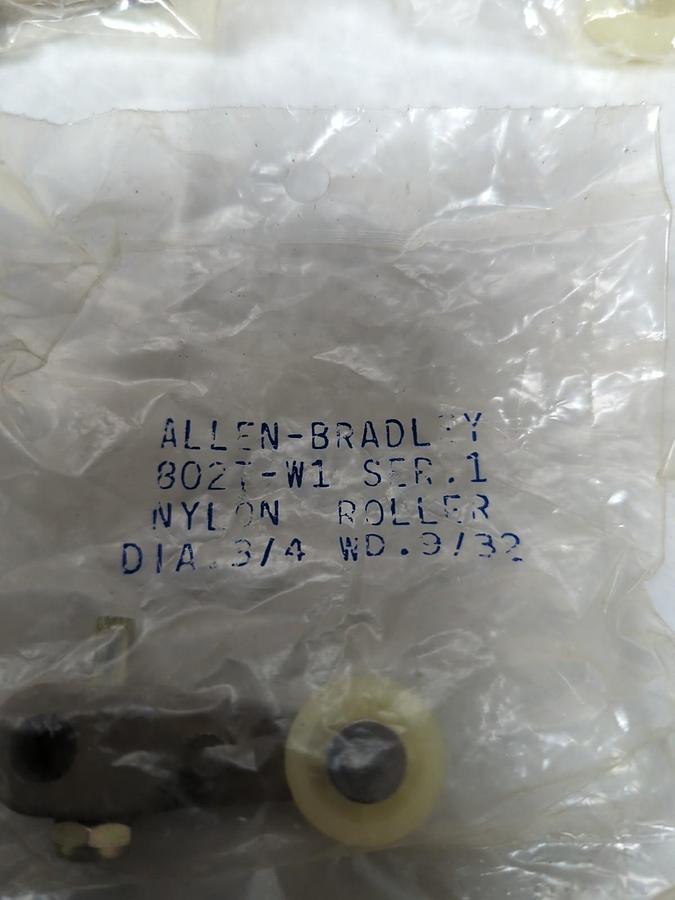 ALLEN BRADLEY,802T-W1,FIXED LEVER NYLON ROLLER 3/4 X 9/32 INCH BOX OF 9 NOS