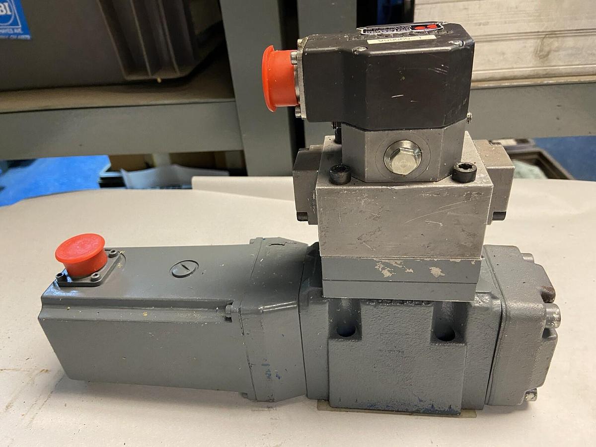 Used Rexroth,4WRD-10-100-41/10L2Z9/M,Hydraulic Proportional Servo Valve 4WS2EM10-42
