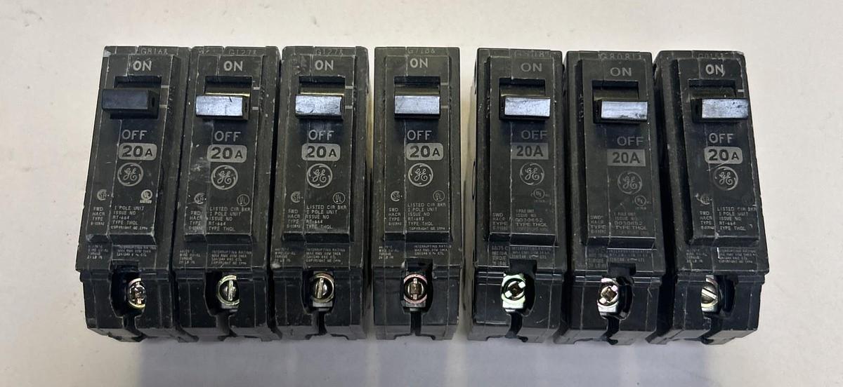 Used GENERAL ELECTRIC,THQL1120,CIRCUIT BREAKER 20A 120/240V 1P LOT OF 7